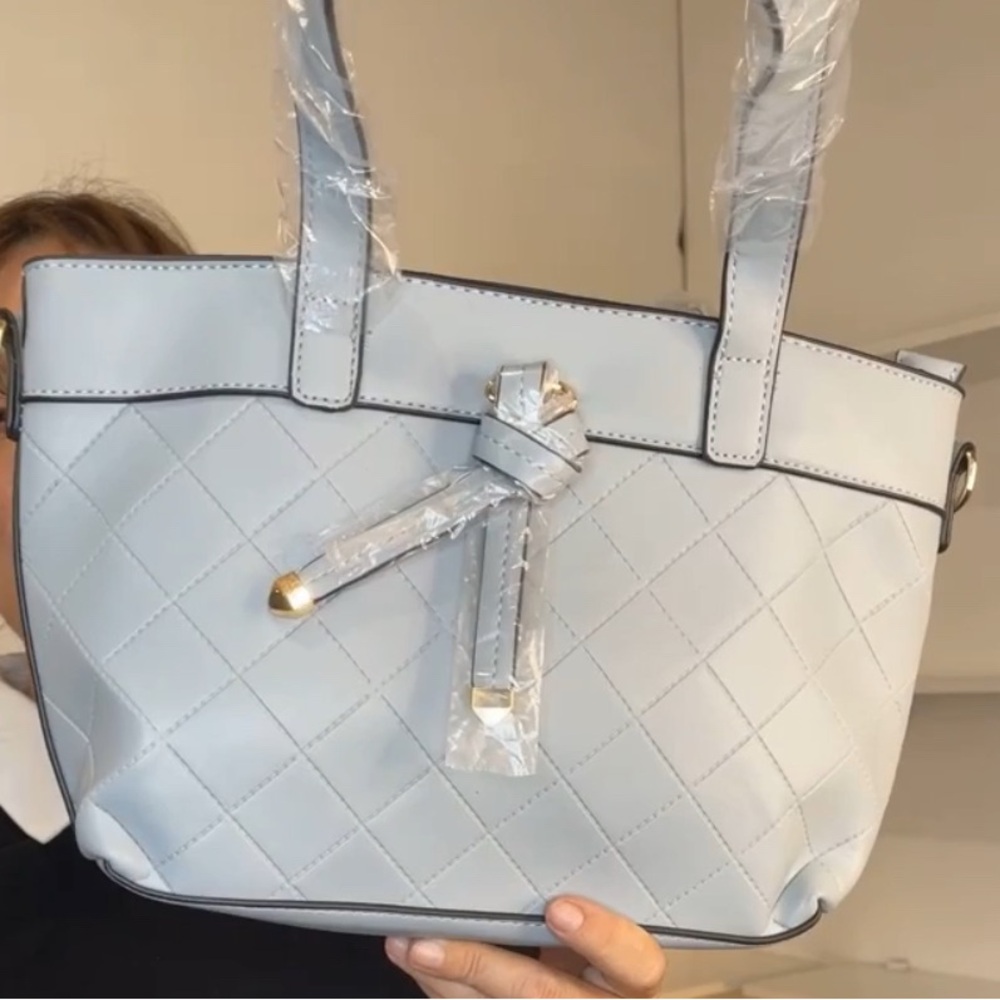 💙 SOLD/M.PLACE 💙.Elegant Quilted ‘Diophy’  Shoulder Bag in Light Blue 🩵